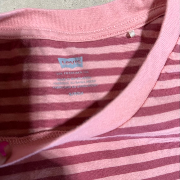 Women’s Levi Stripped Perfect Pink Short Sleeve Cotton Tee Tshirt CrewNeck Small - Picture 4 of 4